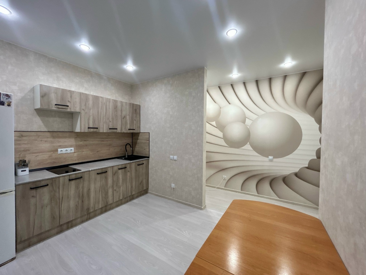 Сдается современная двухкомнатная квартира в спальном районе