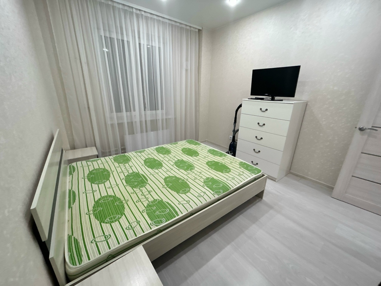 Сдается современная двухкомнатная квартира в спальном районе - фото 3